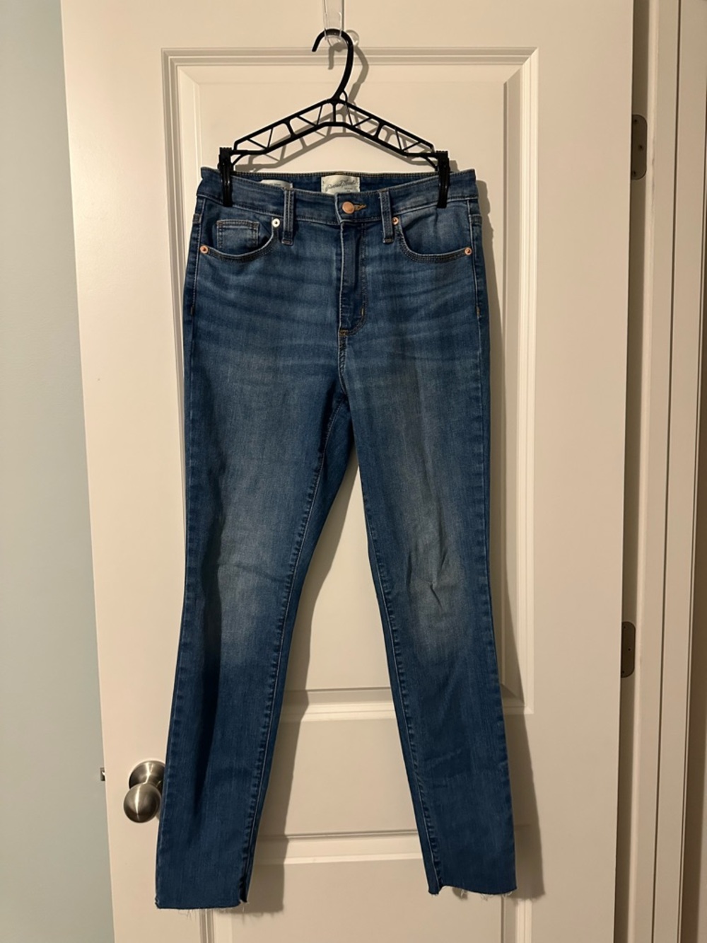 Universal Thread Skinny Jeans in Medium Blue Wash